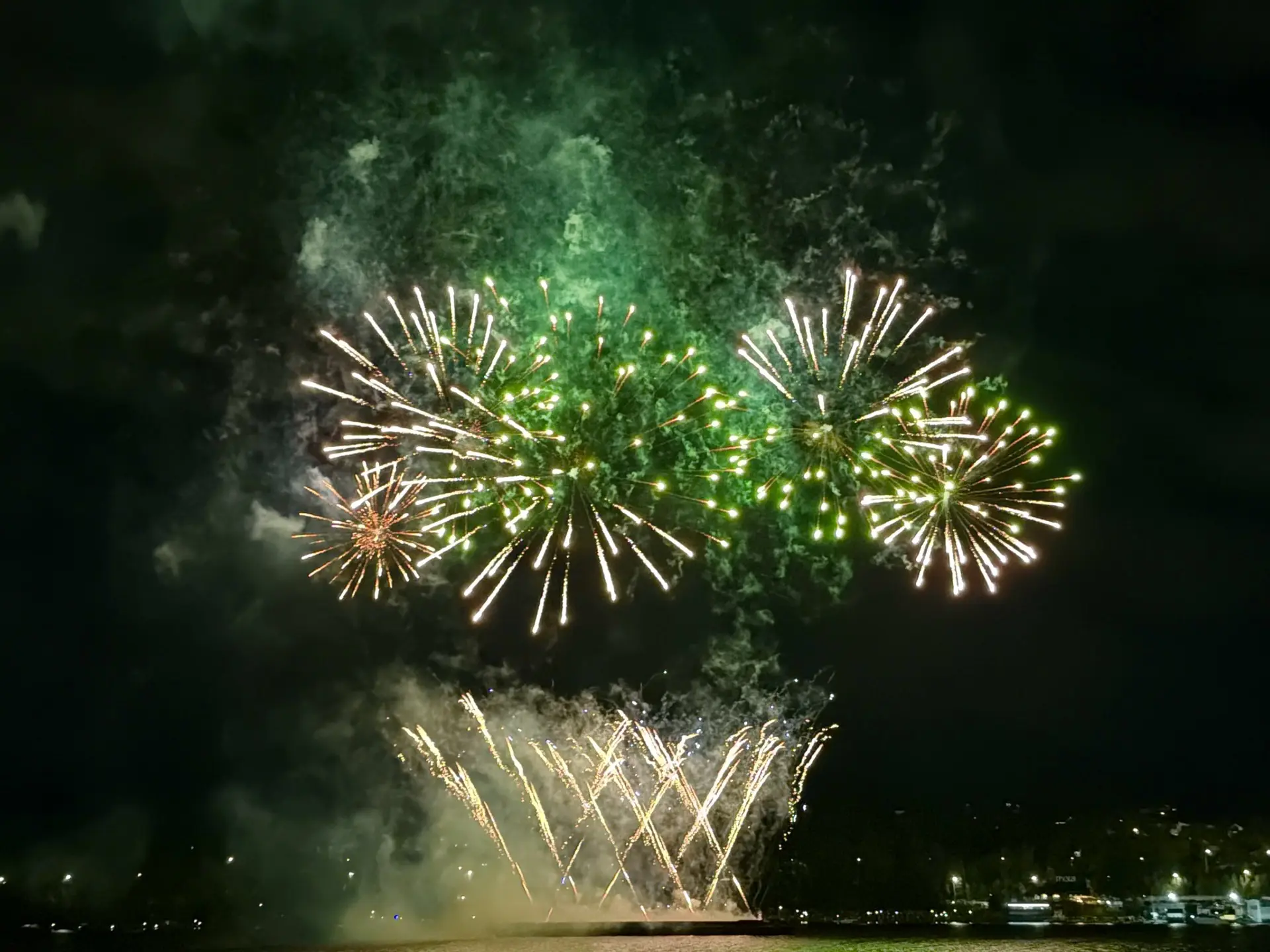 🎆 Танец огня под музыку над акваторией Волги. В Костроме состоялся 18-й фестиваль пиро...