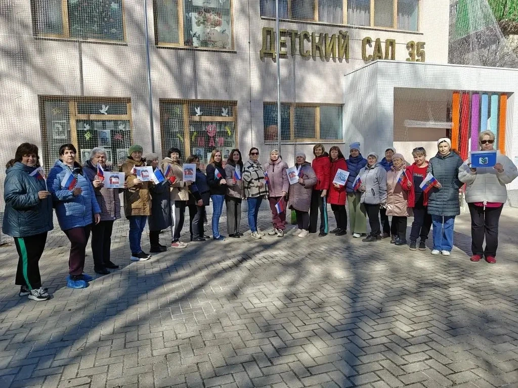 1 мая вся наша страна отметит Праздник Весны и Труда. Это светлый весенний праздник всех, кто своим 