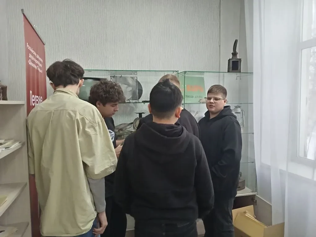 Поехали изучать прошлое! 🚀📚