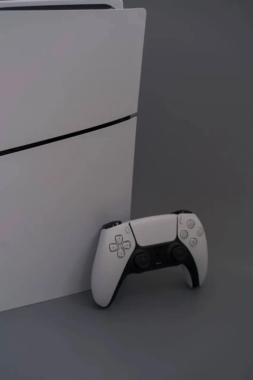 📅 Прайс PlayStation 5    Интересный факт:   PS5 не требует настройки -    включил и сразу играешь, в