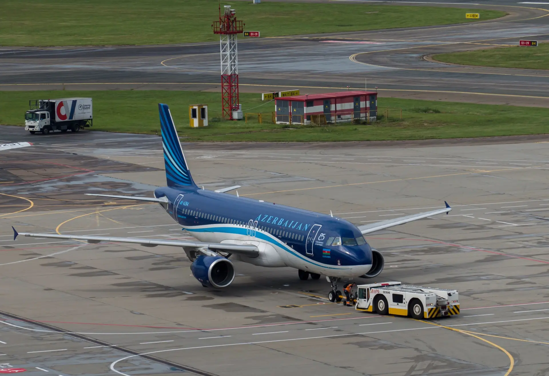 AZAL летает во Внуково 21 год

В июне 2005 года крупнейшая авиакомпания республики — «Азербайджански