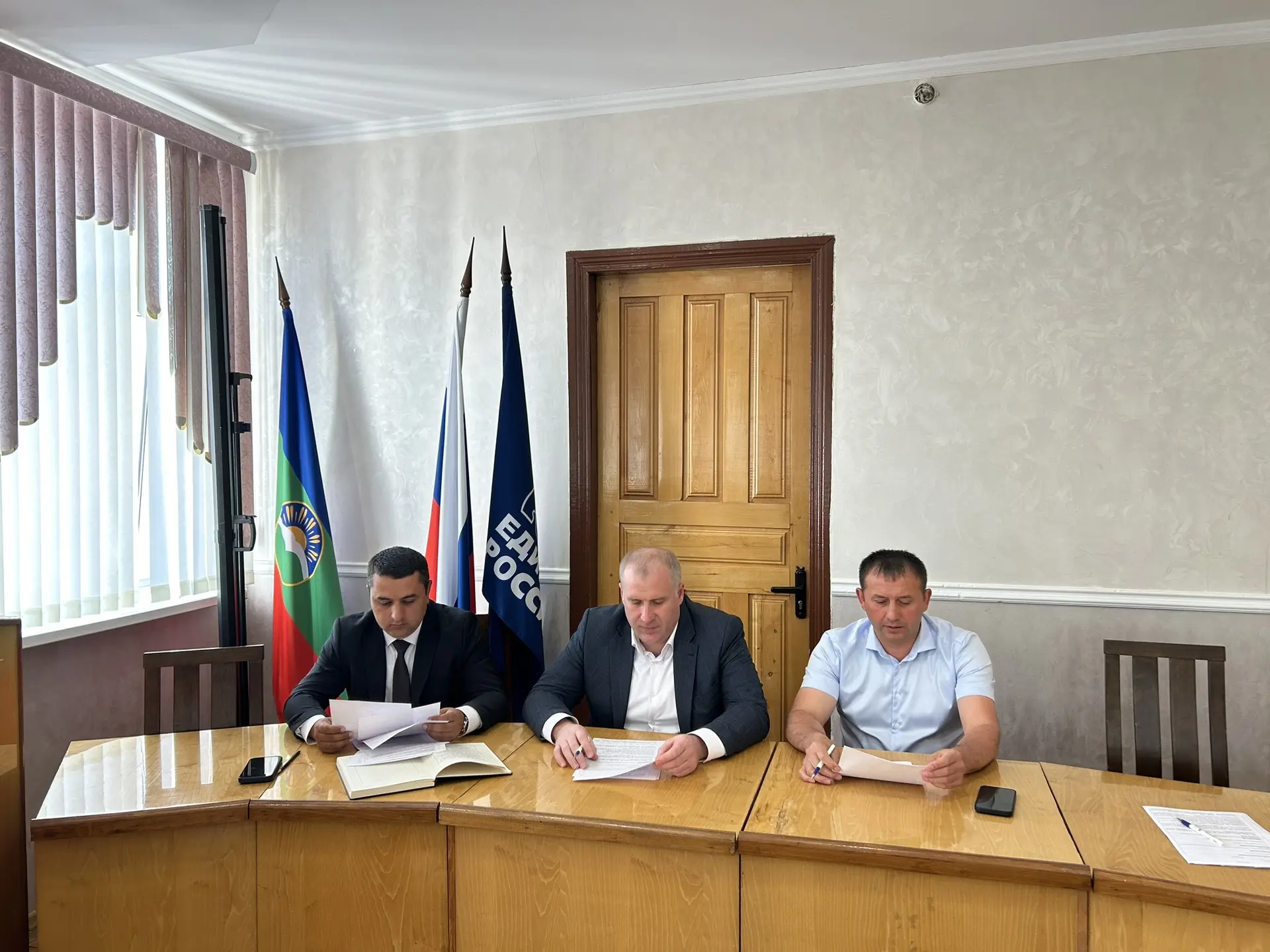 Глава администрации Урупского района Михаил Зайцев провел очередное плановое совещание с главами сел