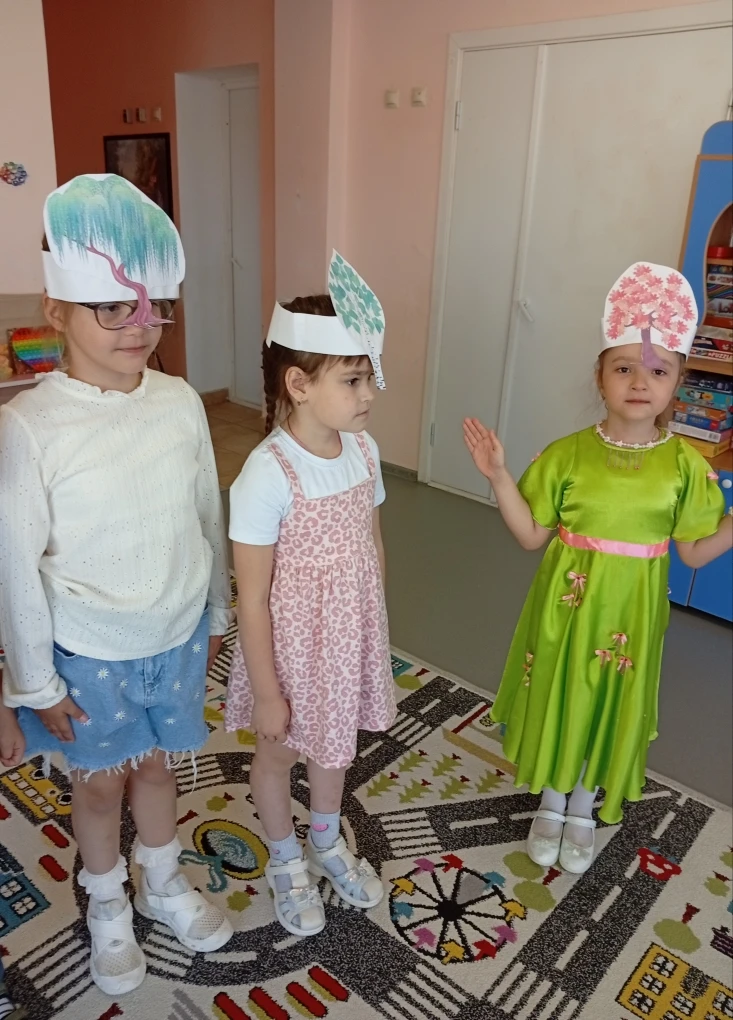 Сегодня в логопедической группе "Жемчужины" прошел тематический час,посвященный первому...