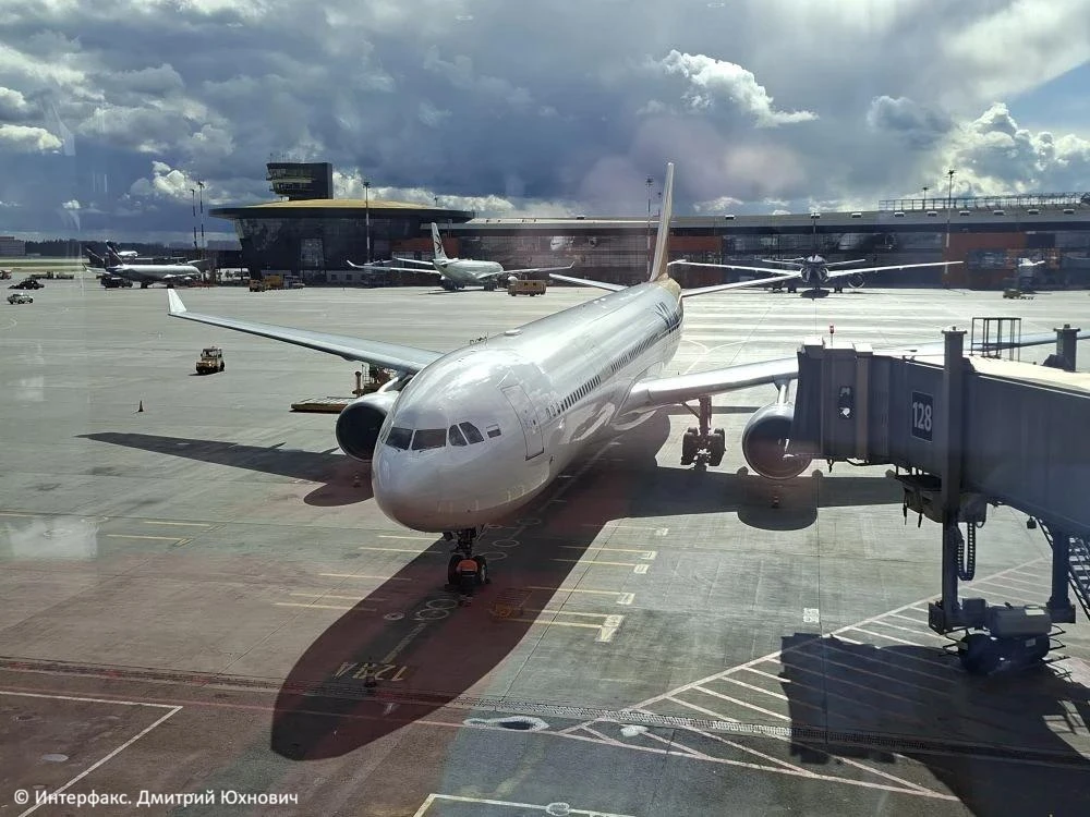 ✈️Под угрозой безопасности: почему Украина требует прекратить полеты над Россией?