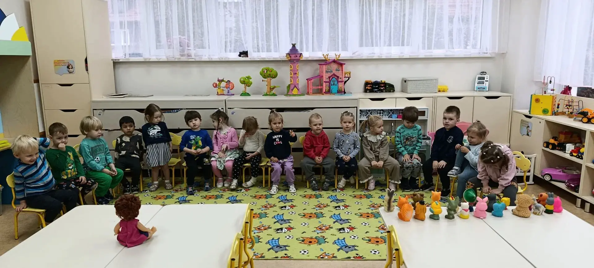 Сегодня у ребят из 2-й группы был необычный день! К нам в гости заглянула кукла Маша, а...