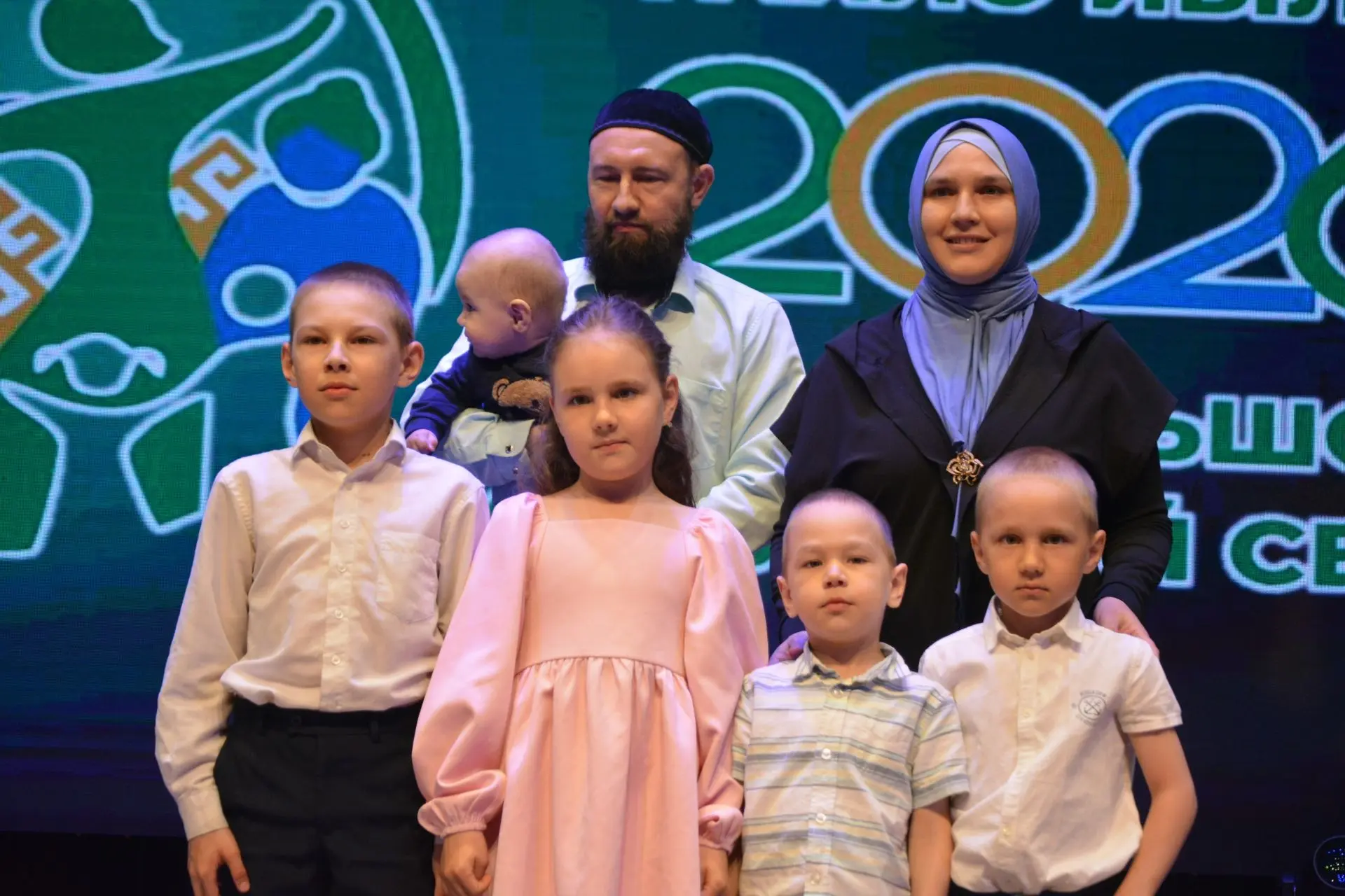 🎊🎊Фәюршиннар гаиләсен дә Борайда белмәүчеләр сирәктер.