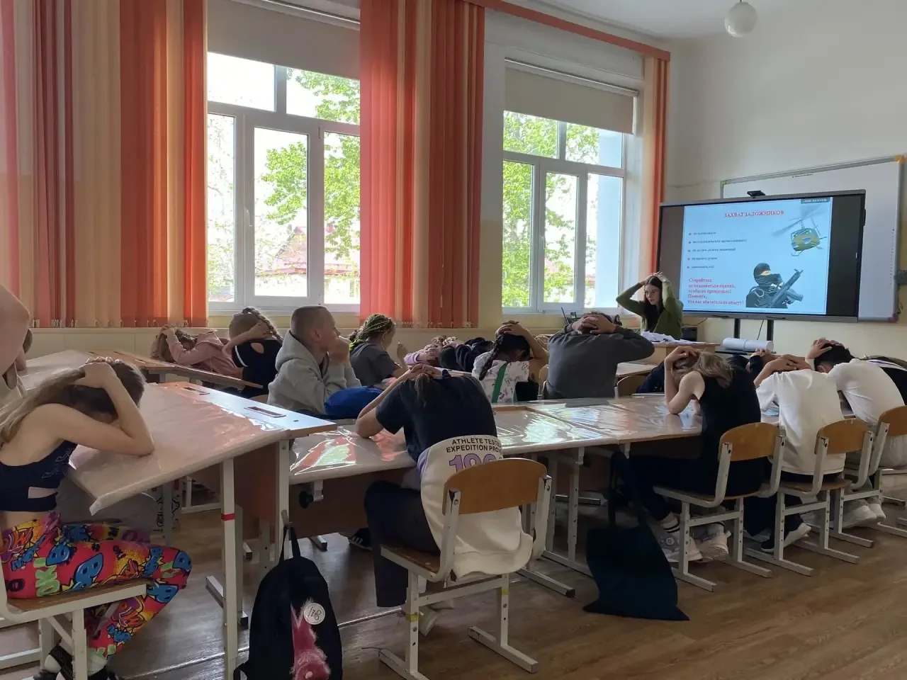 В летнем лагере «Весёлые ребята» прошла беседа по антитеррору «Правила поведения при захвате заложни