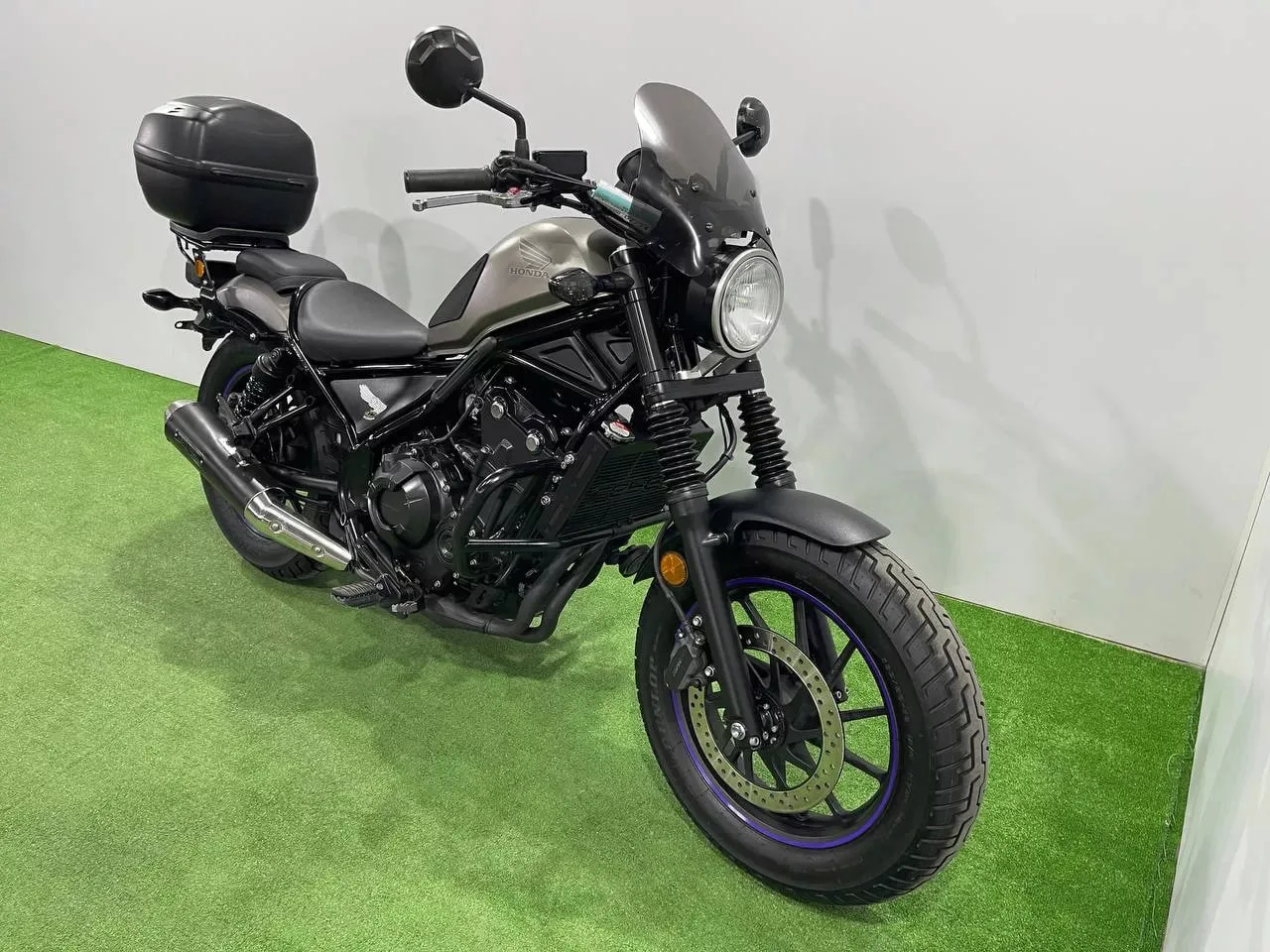 HONDA REBEL 500 в наличии во Владивостоке  Характеристики:  - 2017 год - объем 500 см3 - Аукцион BDS