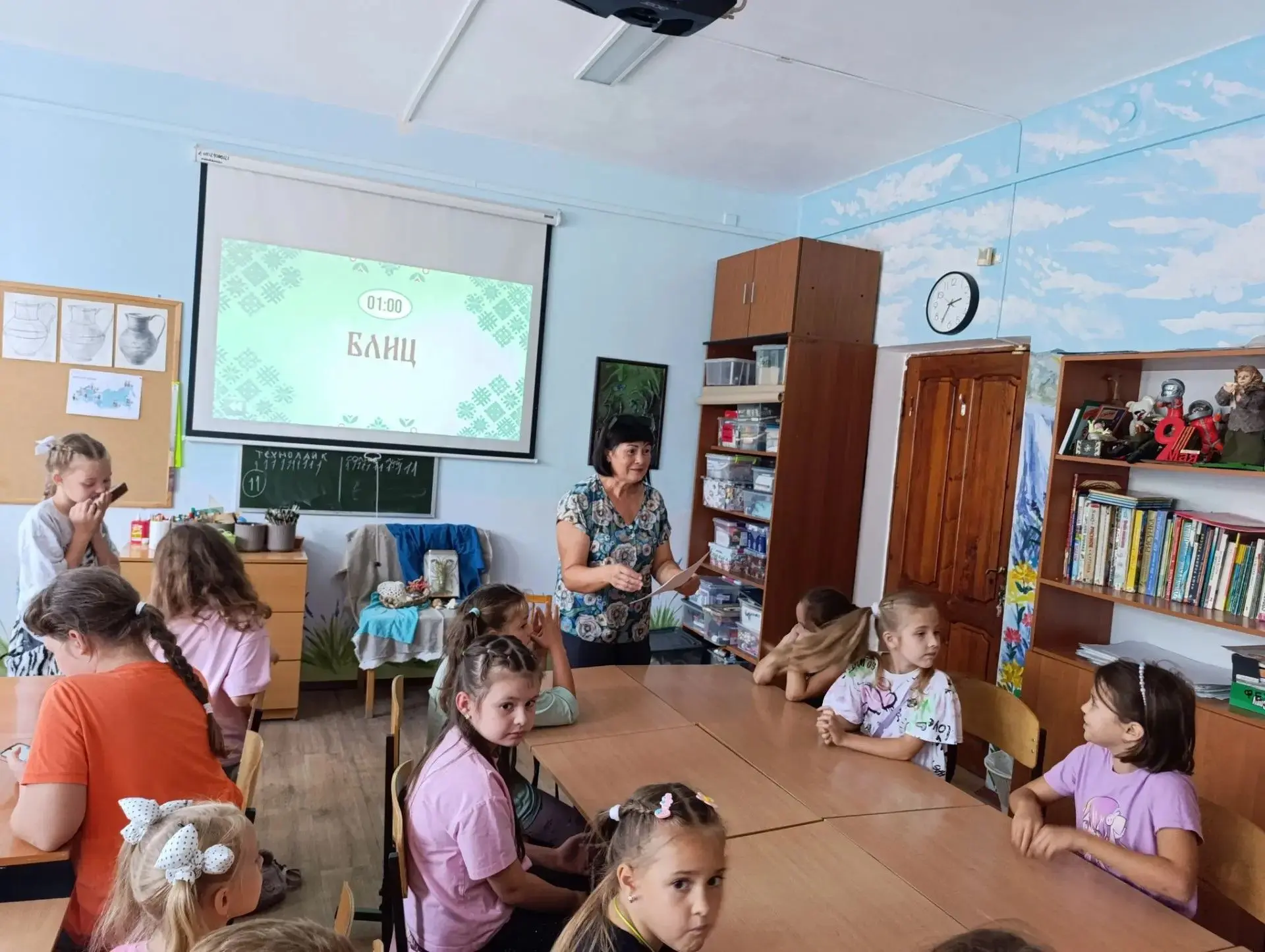 В рамках Года единства народов России и цикла мероприятий «Карусель сказок» в  нашем Це...