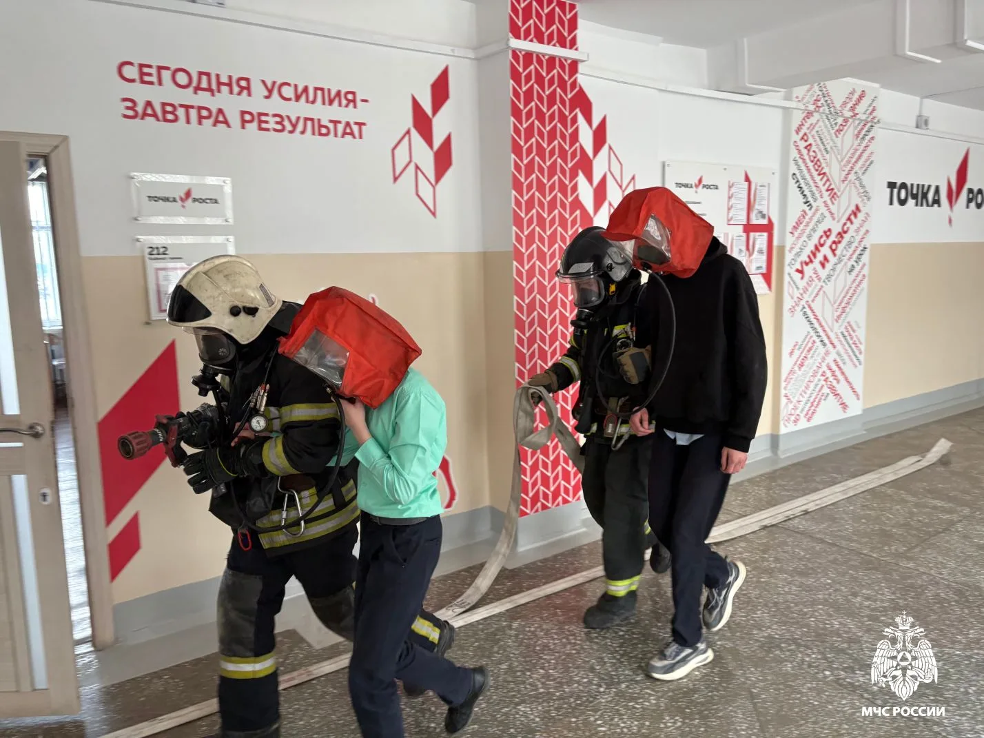 🚨В селе Спасское огнеборцы МЧС России потушили условный пожар и спасли детей  В селе Спасское муници