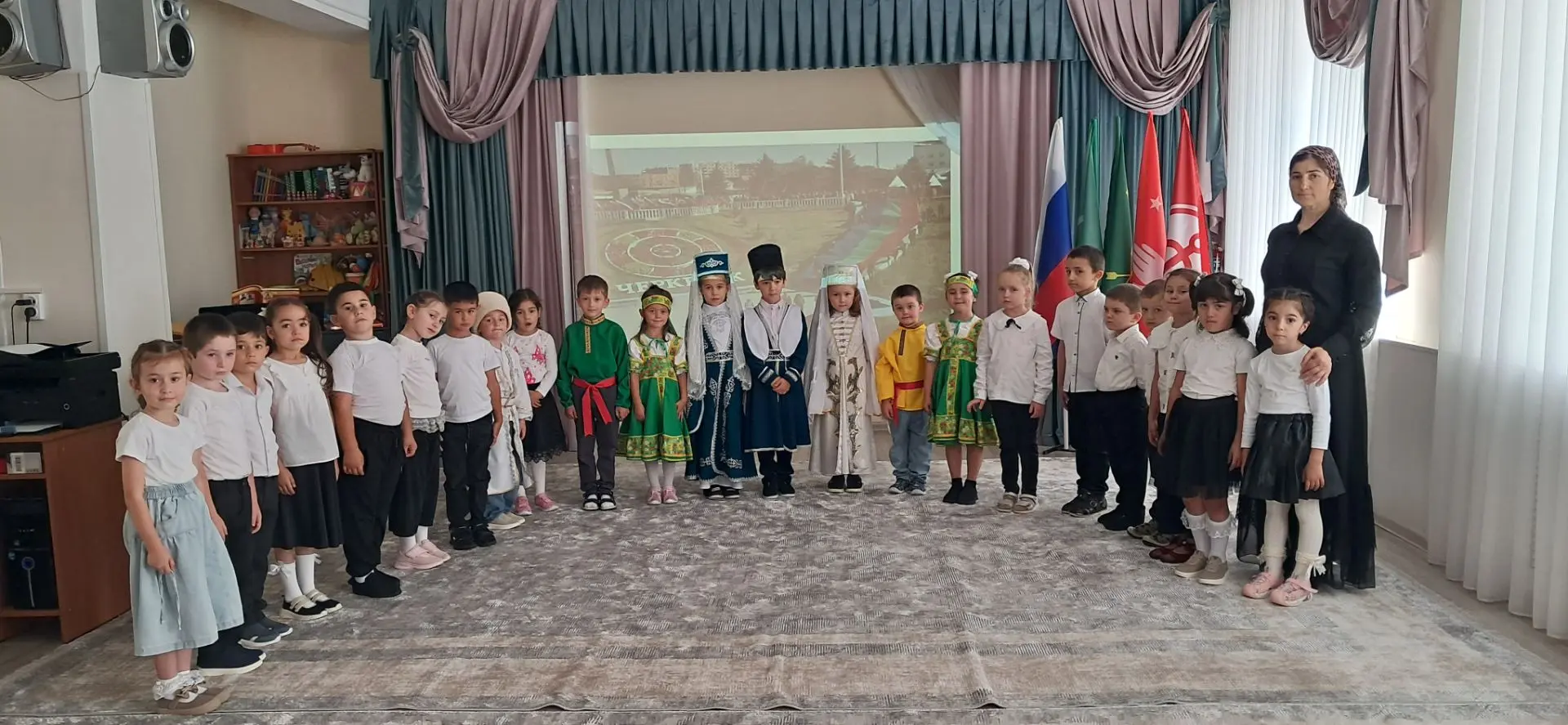 В преддверии главного  праздника нашей республики в подготовительной группе  N3 "Горянк...