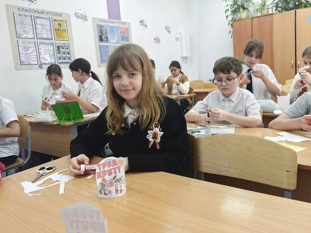 В преддверии праздника весны и труда для «Орлят России» прошел творческий мастер-класс «Весенняя отк