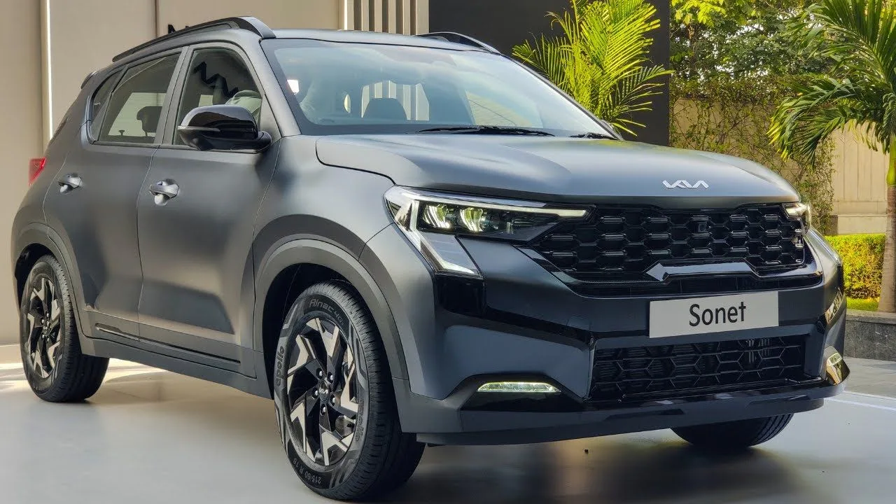 🚗🔥 Kia Sonet ворвался в Россию с ценой от 1,38 млн — и это удар по всему сегменту до 2,5 млн. Пока к