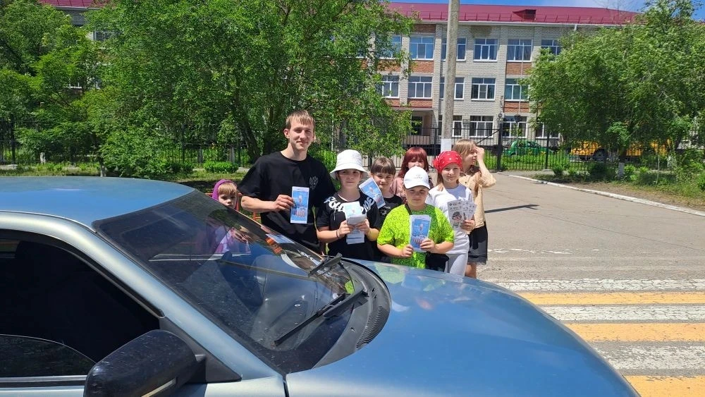 4 июня в лагере " Радуга" прошел под девизом" Орленок- спасатель".Ребята участвовали в ...