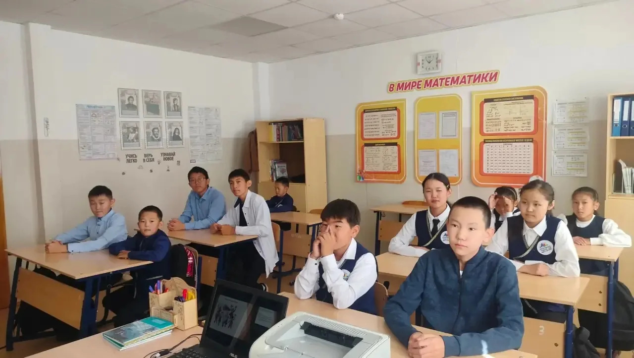 📚В нашей библиотеке прошел познавательный урок "Языки большой страны"