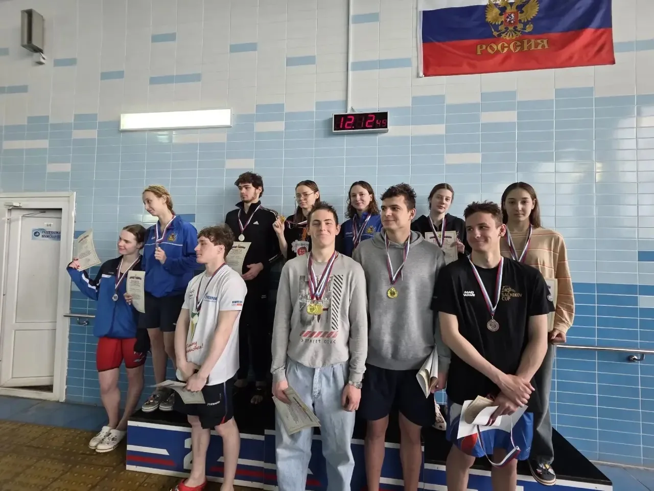 🏊‍♂️ Наши пловцы – гордость вуза!  В СК «Придонской» прошли соревнования по плаванию среди сборных к