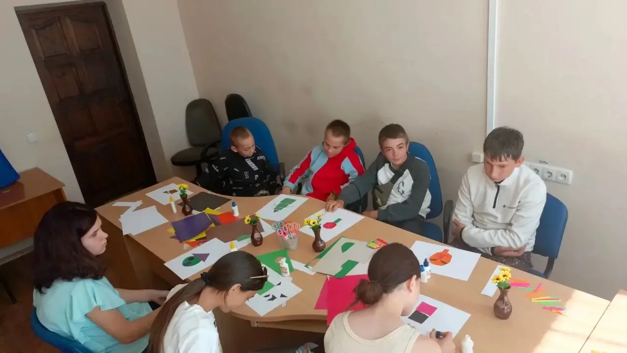 🧩 «Мир детства»: викторина, подарки и море улыбок!