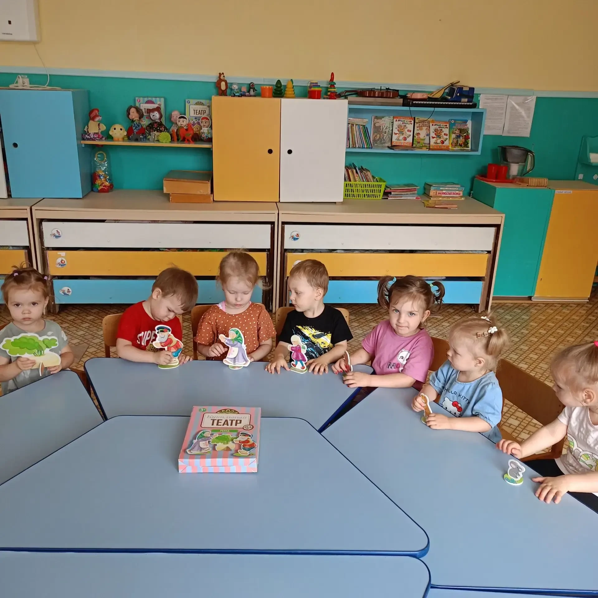 Драматизация сказки "Репка".
Дети  второй  младшей группы №8 с помощью   воспитателя Светланы Хасано