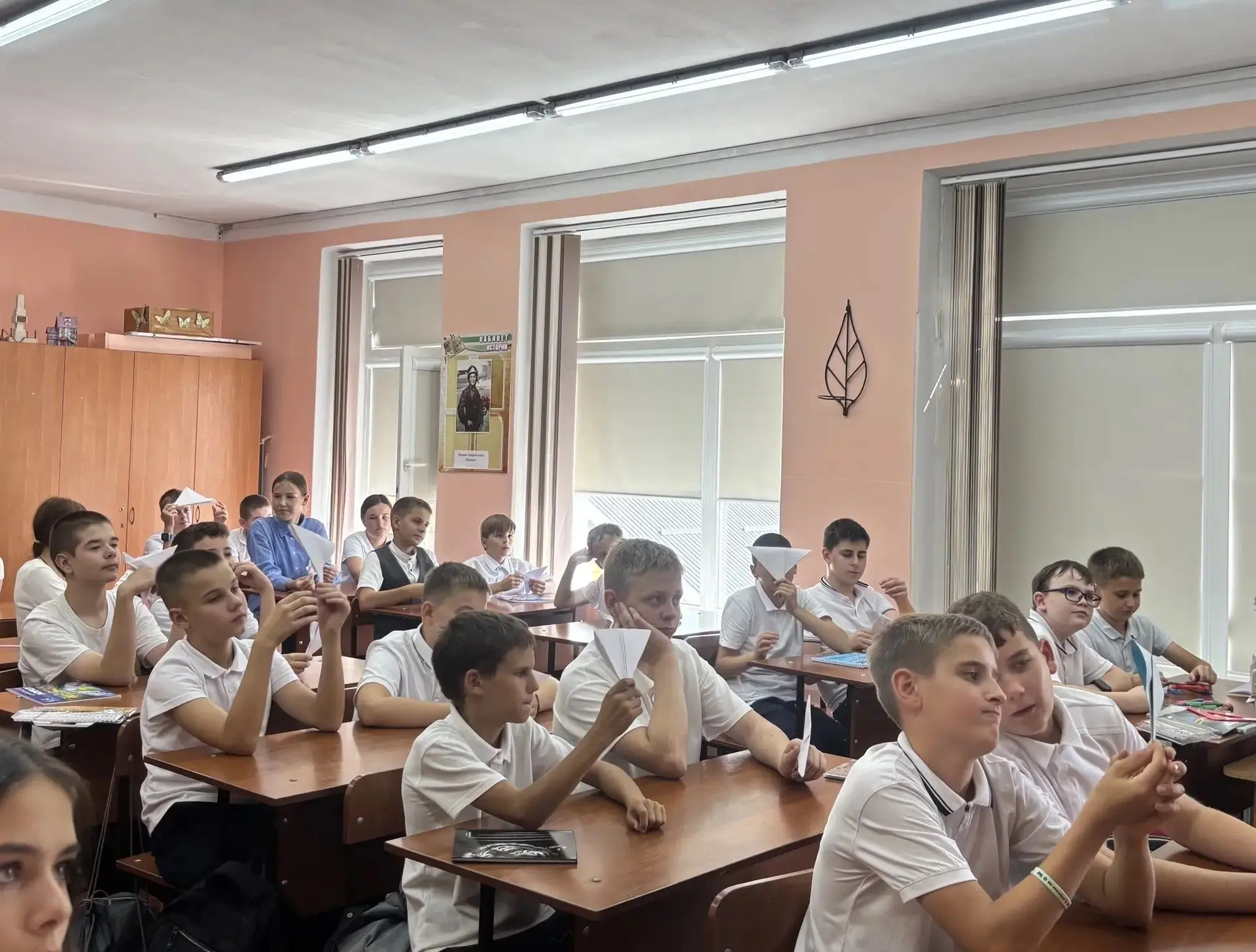 🕊В рамках Всероссийской акции «Память защищает» в нашей школе прошёл Час памяти «Прерв...