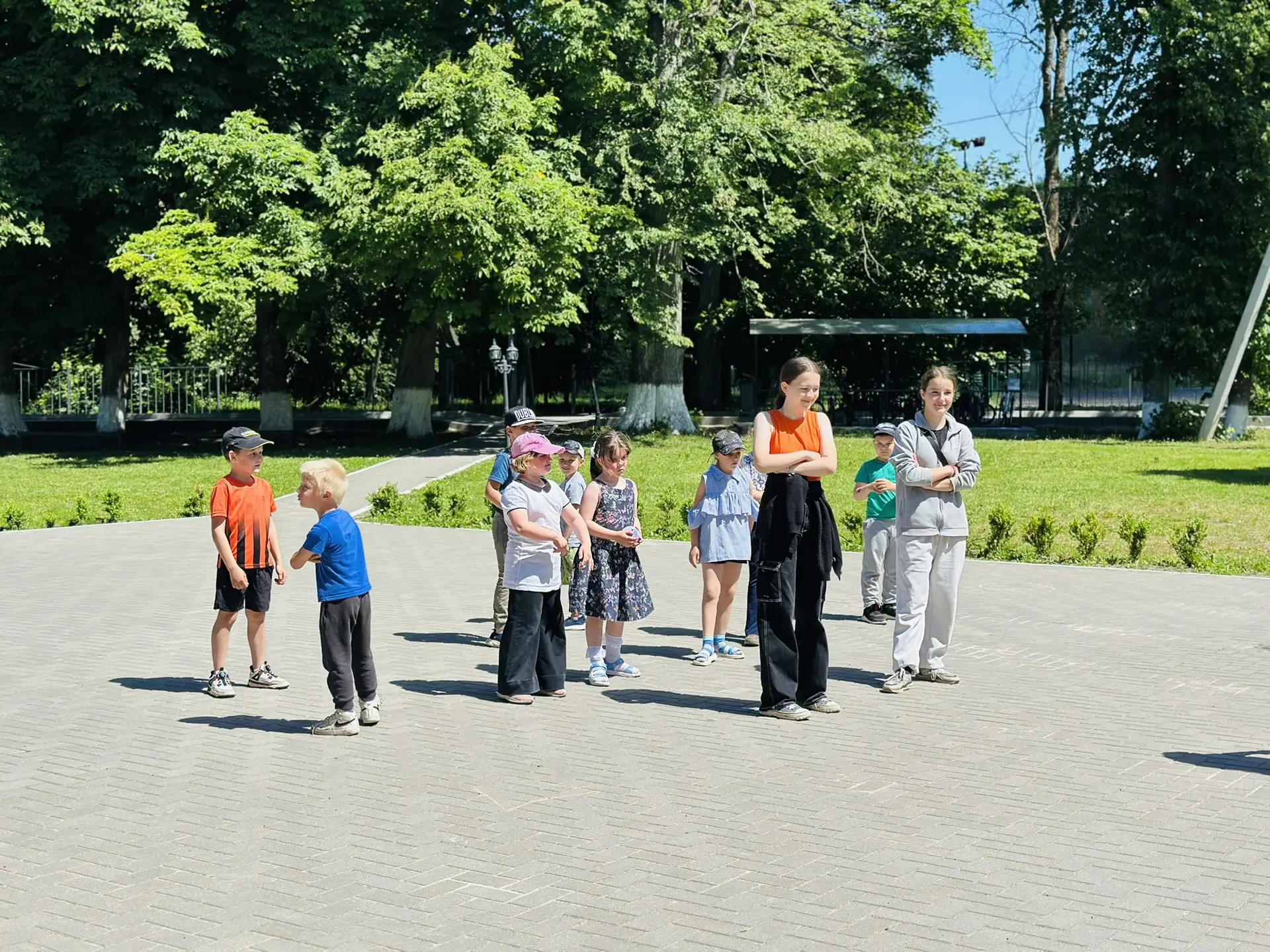 🎉 Вот и всё! Три недели яркого, весёлого и незабываемого лета подошли к концу! Смена в лагере «Исто