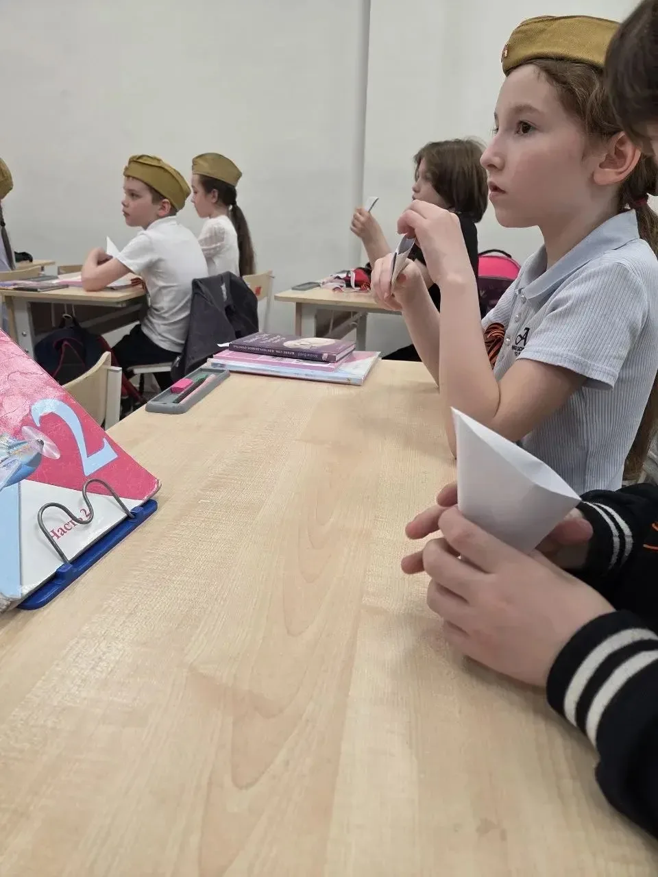 Экскурсия за партой «Дорога к Победе», учащиеся 2а класса