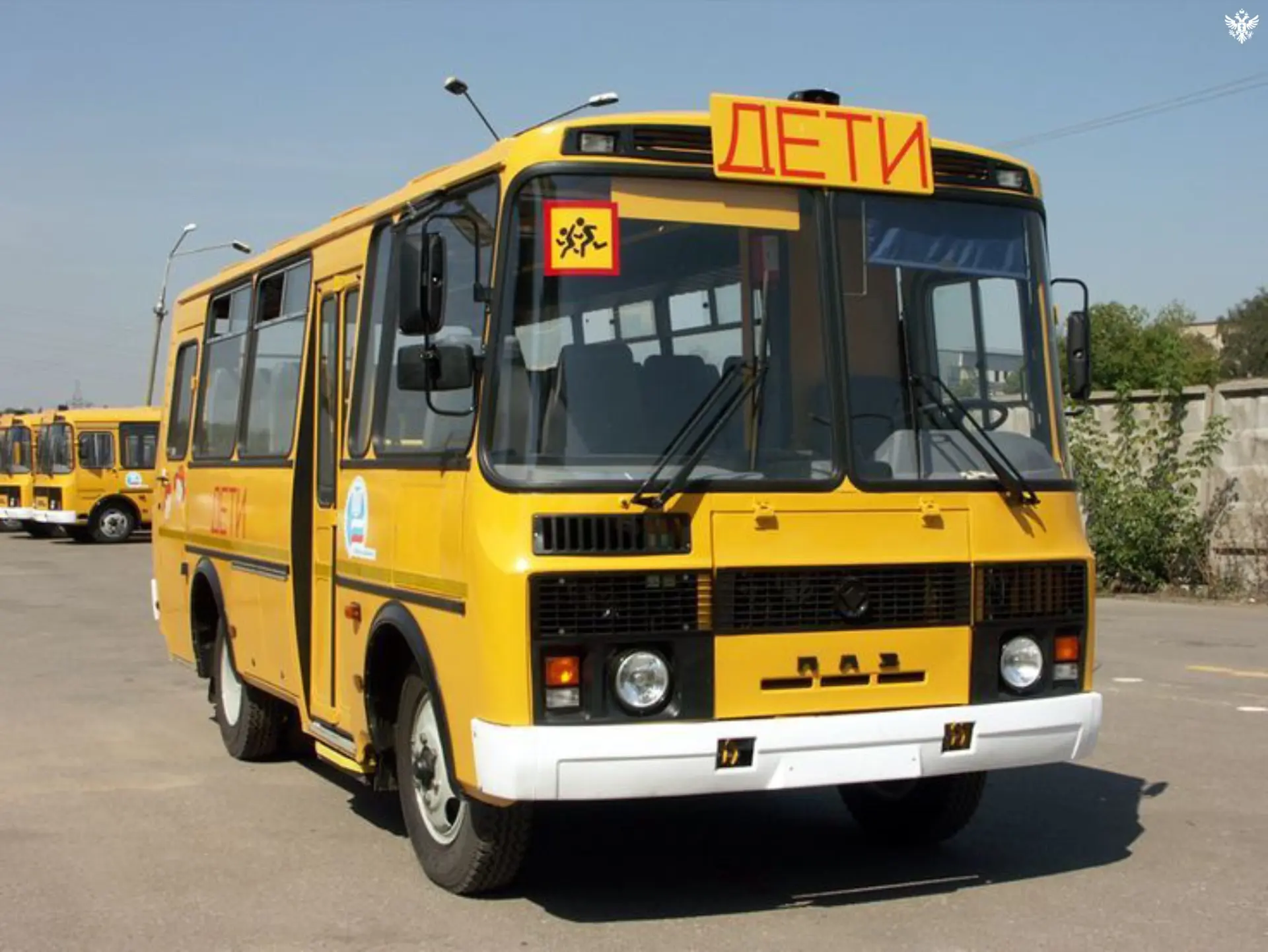 В Херсонской области завершается передача школьных автобусов в ведение профильной организации при Ми