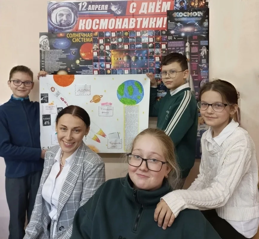 🚀 Конкурс творческих работ, посвящённый Дню космонавтики  10 апреля в нашей школе состоялся конкурс 