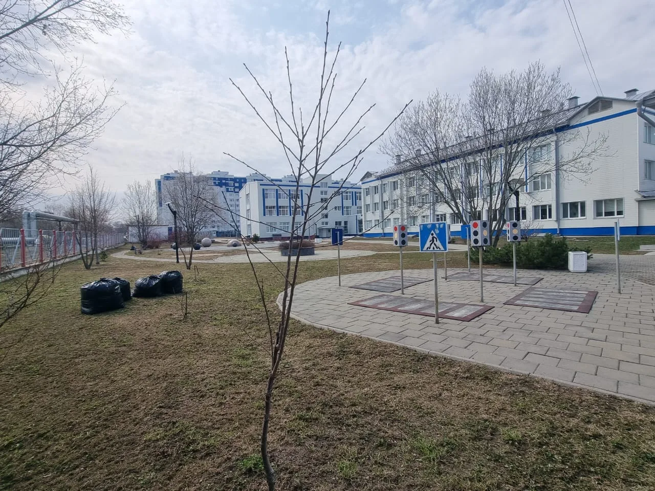 🌿Чистая пятница: весенний переполох   🌞Сегодня наша гимназия вновь вышла на весеннюю «чистую пятницу
