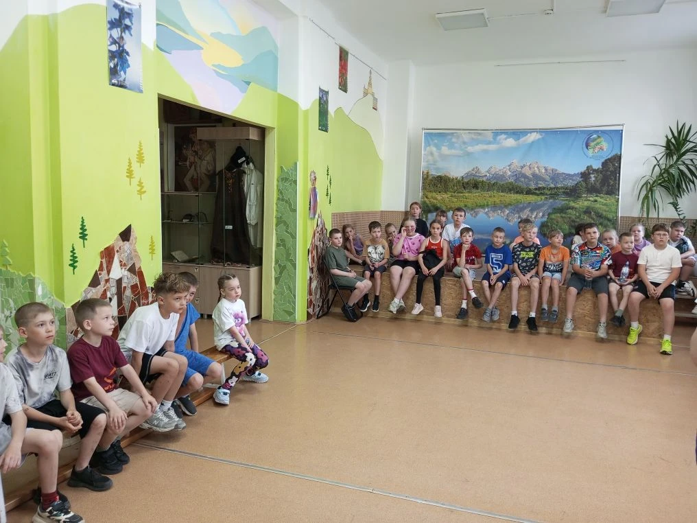 🌞Новый день в пришкольном лагере принес массу позитивных эмоций и впечатлений. 
🤸Как обычно, утро 
