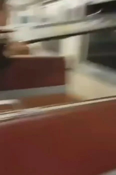 🚆 Выходка с дверью электрички закончилась переломами