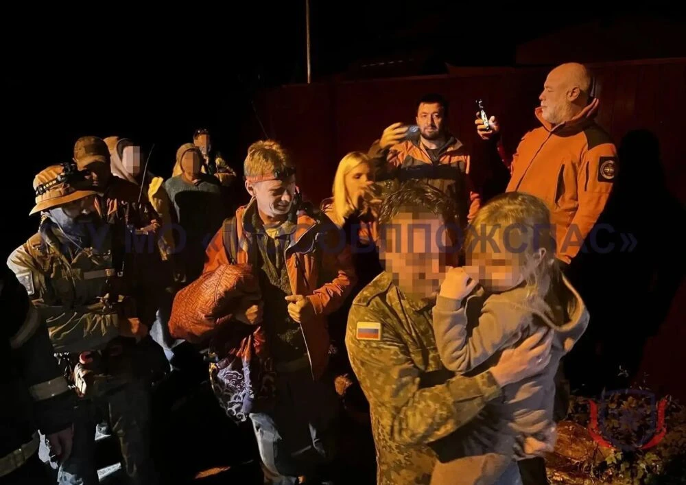 Спасатели и волонтёры вывели из леса в Подмосковье бабушку с внучкой
