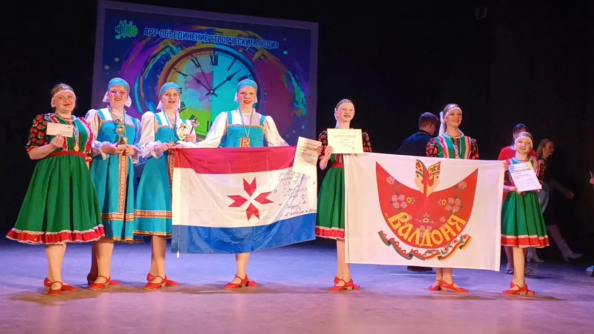 🏆 ТРИУМФ В ЯРОСЛАВЛЕ! 💃 Народный ансамбль танца «Валдоня» покорил Всероссийский конкурс!

6 июня у