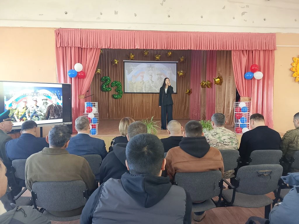 Чествуем защитников: праздничный концерт в нашей школе 🇷🇺🎖   В преддверии 23 февраля в стенах нашей 