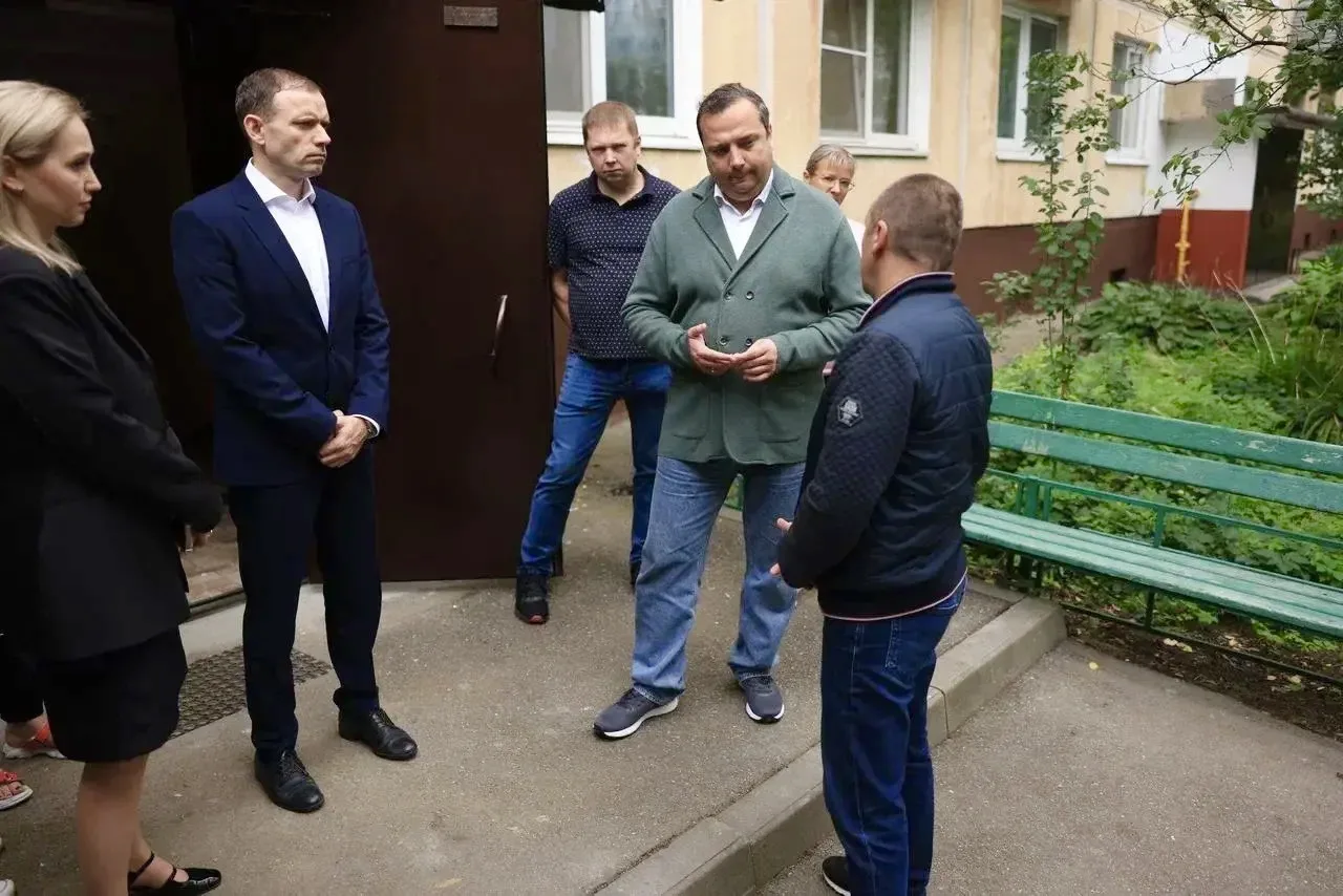 Продолжаем обновлять подъезды многоквартирных домов Королёва.