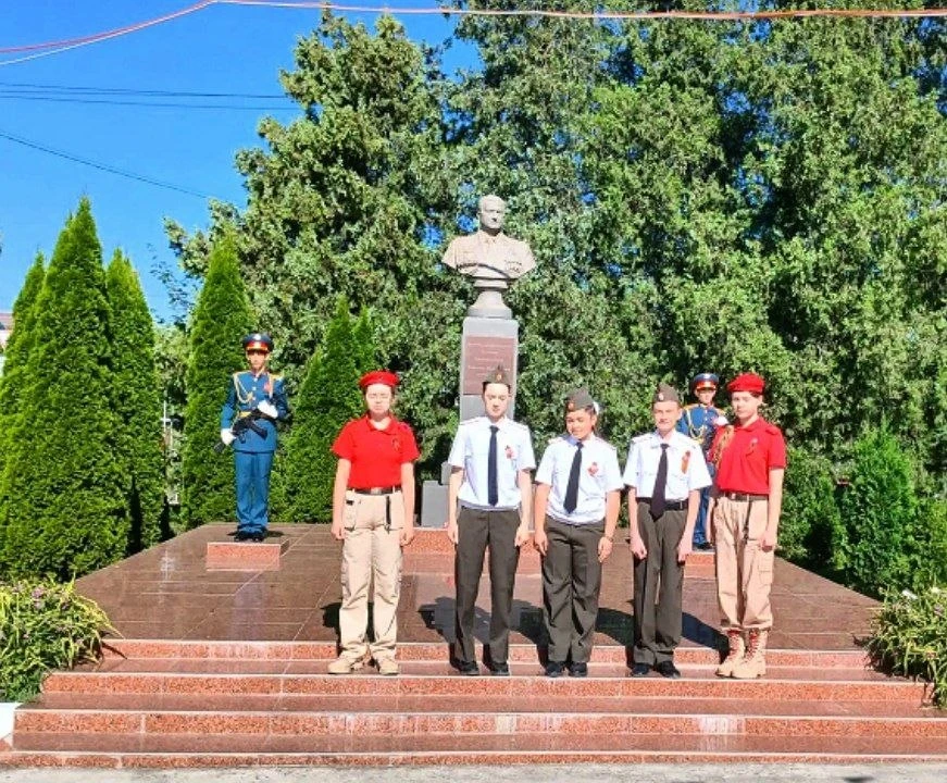 Память живет 
в поступках 🕯

Говорят, что человек жив, пока о нем помнят. А память — это не только 