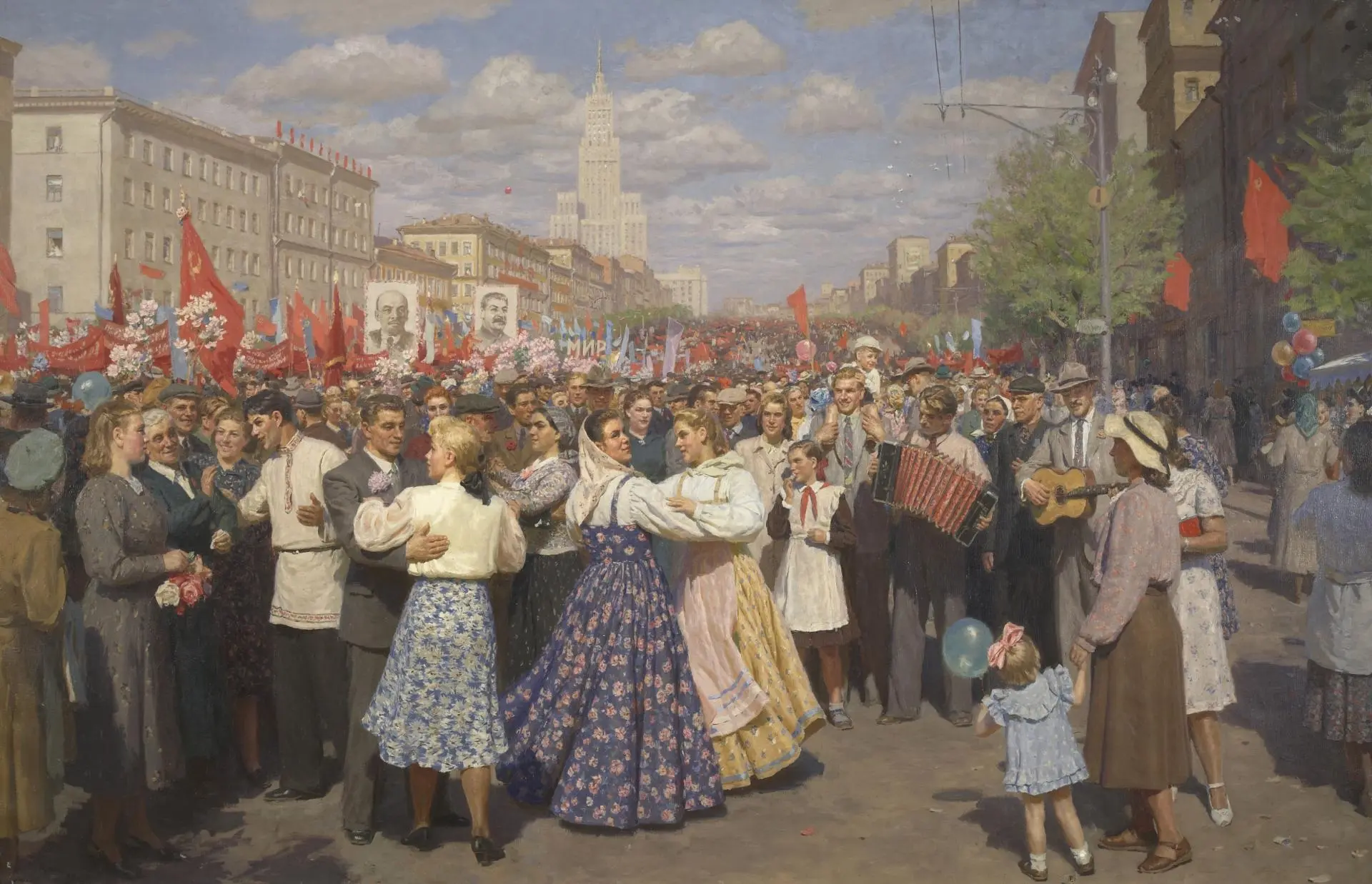 С Праздником весны и труда! 🇷🇺