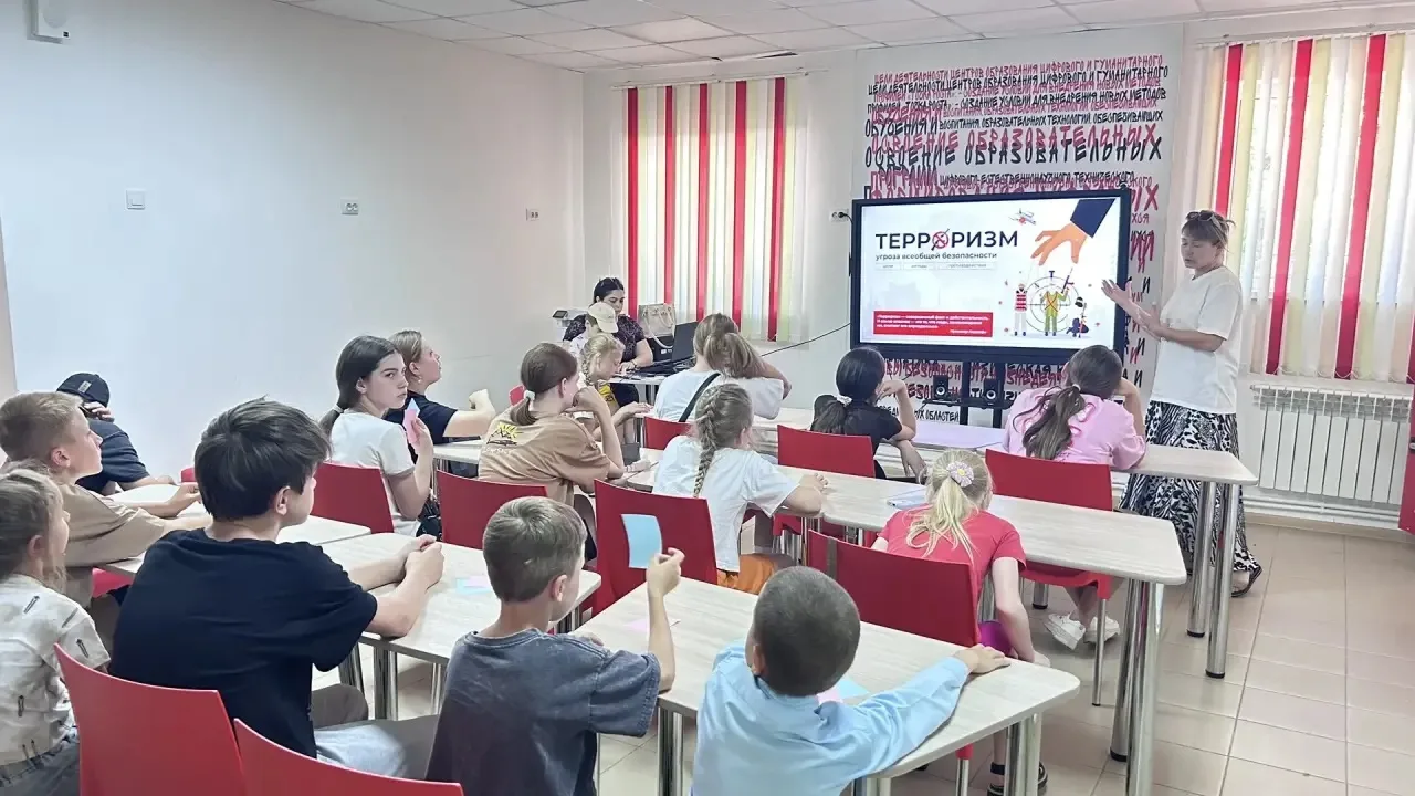 Безопасность начинается с каждого из нас! 🛡️

В пришкольном лагере «Солнышко» день прошел под девиз