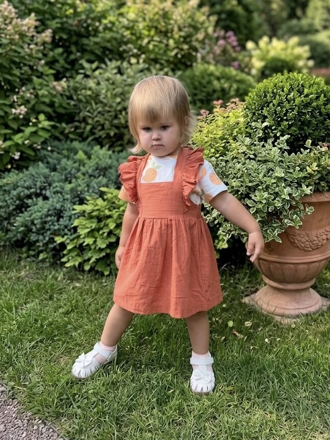 Всем очень понравился наряд Полины 🧡
Делюсь:
Футболка с детского мира 
Платье Ozon global