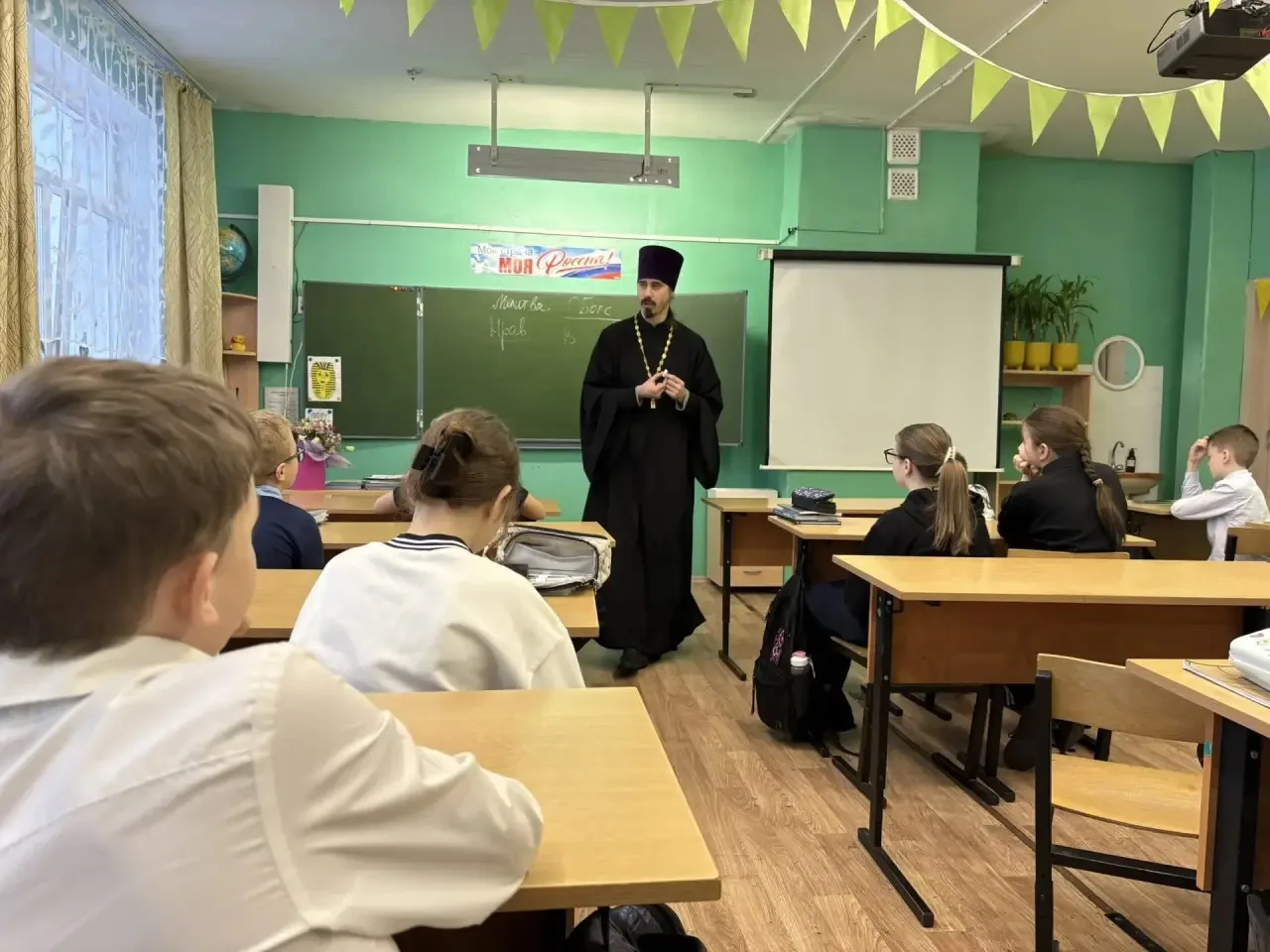 📌 На неделе состоялась встреча учащихся пятого класса нашей школы с иереем Андреем, настоятелем храм