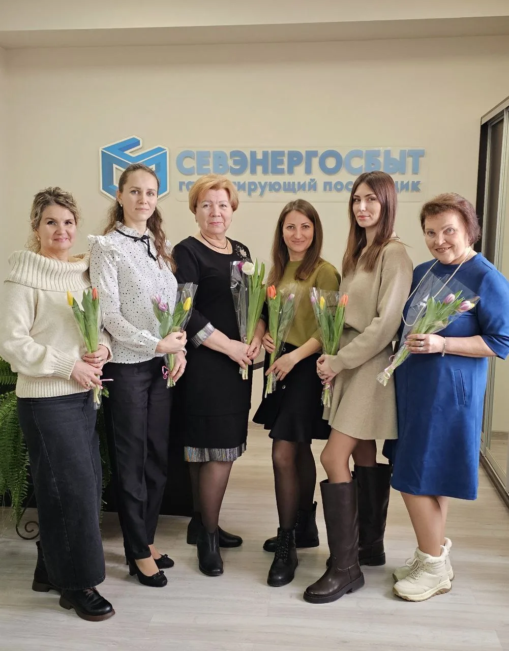 СОТРУДНИЦЫ ООО «СЕВЭНЕРГОСБЫТ» ПРИНИМАЮТ ПОЗДРАВЛЕНИЯ С МЕЖДУНАРОДНЫМ ЖЕНСКИМ ДНЁМ  🌷В преддверии ве