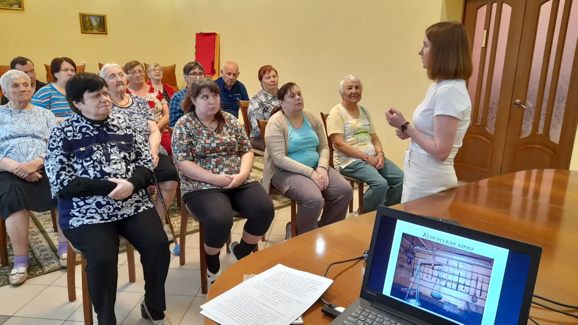 Музейное занятие «Забытые вещи» прошло в полустационарном социально-реабилитационном  отделении (г.Б