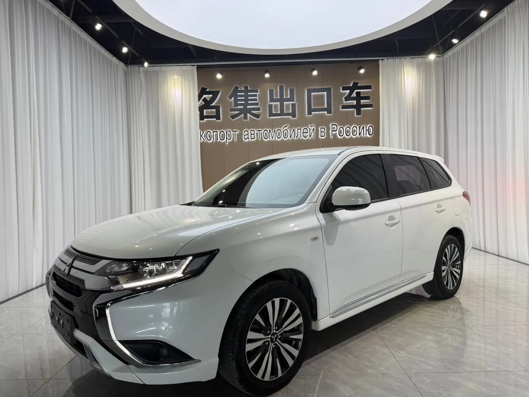 Mitsubishi Outlander 2021 Facelift 2.0L 2WD Comfortline. Скидка !!! - 1 840 000 по теку...