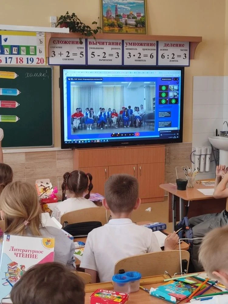 🚀 🦖Космос и динозавры: как ученики 2 «Г» класса открывали тайны Вселенной и Земли  ✨В жизни школьник