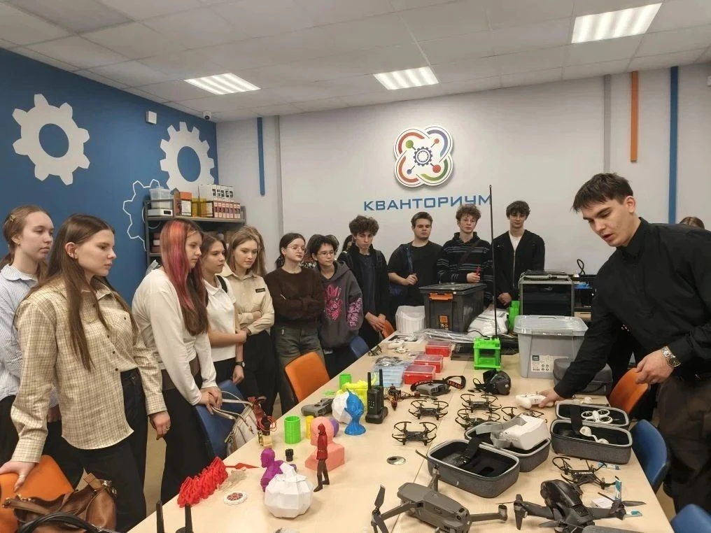 6 февраля учащиеся 10А класса посетили педагогический технопарк «Кванториум» имени П.К. Одинцова и Л