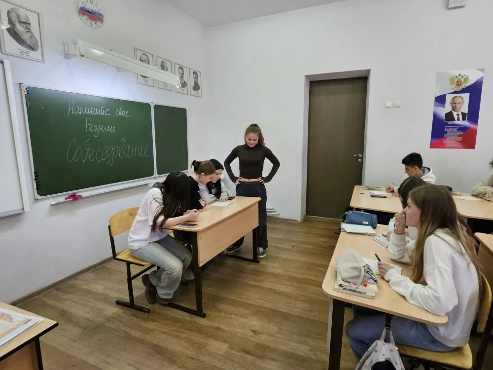 🌿 Мир, Труд, Май! 🌿  К празднику наши ученики подошли творчески и с пользой для будущего: они написа
