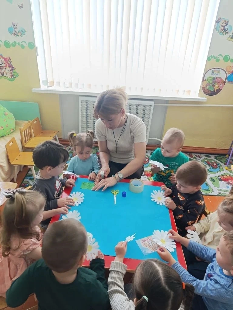 Сегодня 15 мая международный день семьи и мы совместно с воспитанниками второй младшей ...