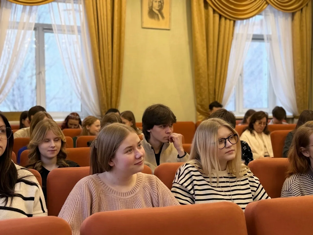 2 февраля 1943 года в соответствии с Федеральным законом от 13 марта 1995 года № 32-ФЗ ...