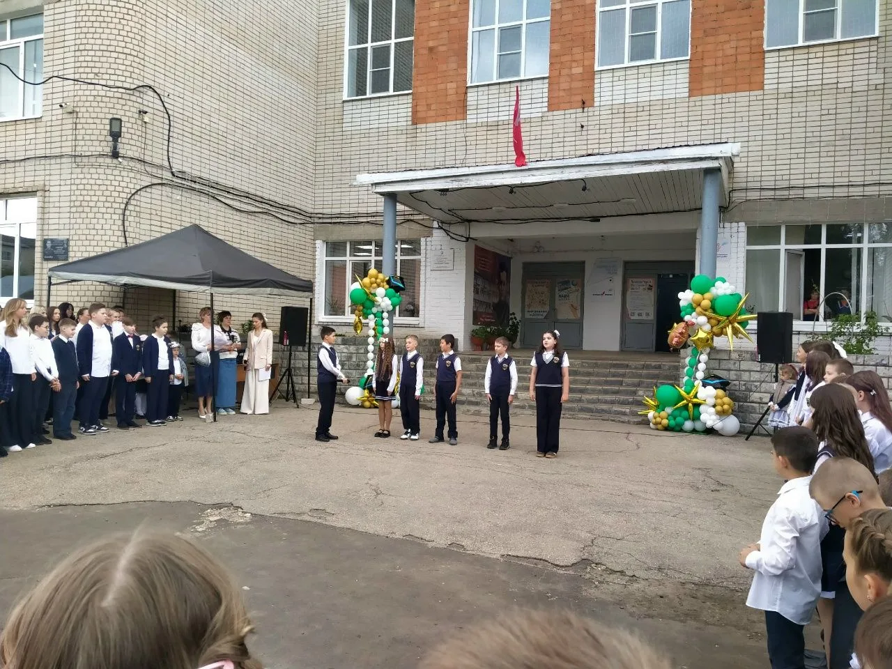 Прощайте, первые ступеньки школьной жизни 💖