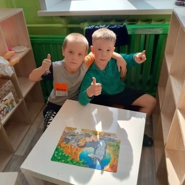 Пазлы являются игрой-головоломкой, при которой из маленьких мозаичных кусочков собираются фрагменты 
