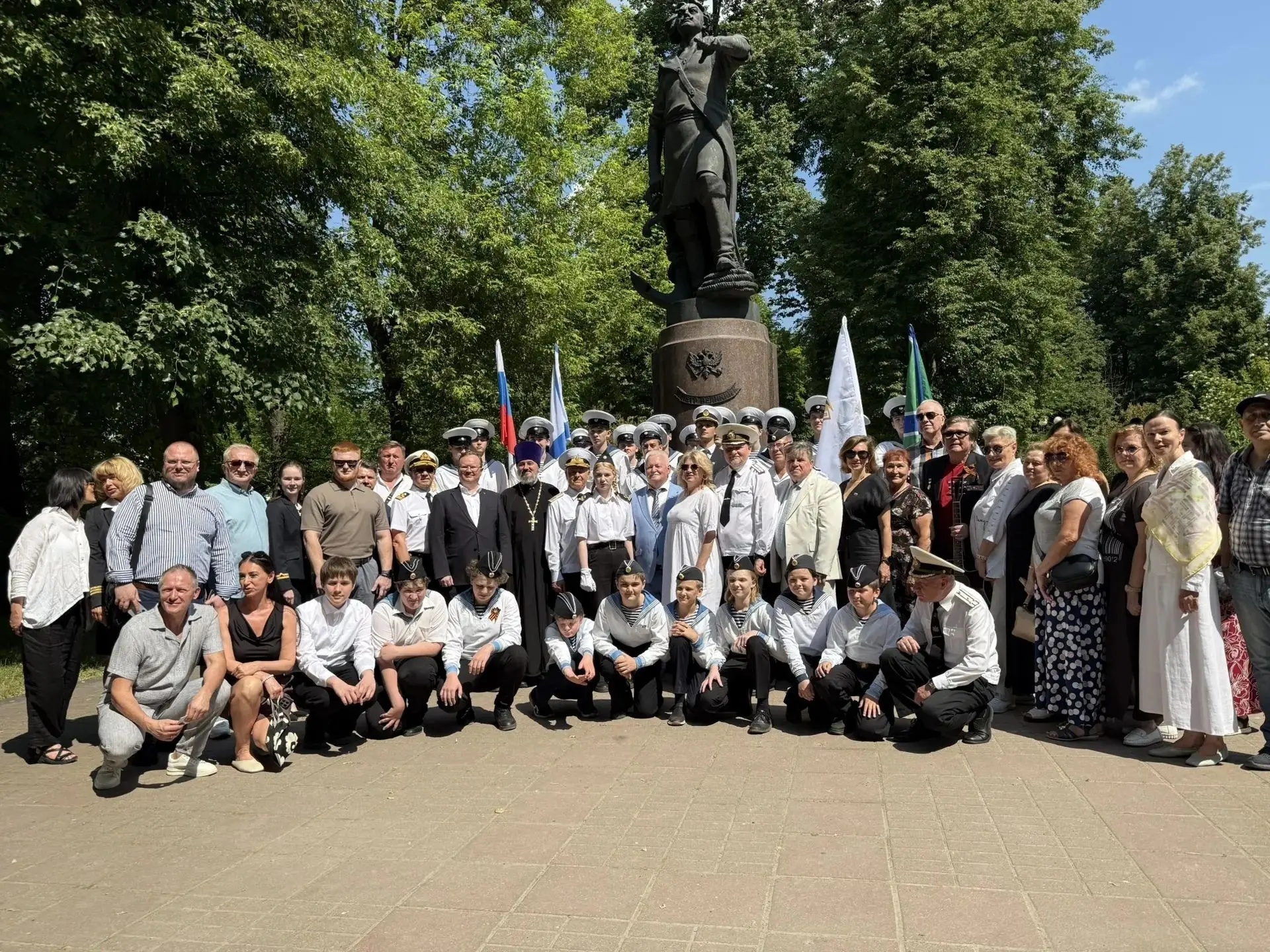 👤Член Общественной палаты Орловской области, заместитель председателя городского отделения Движения